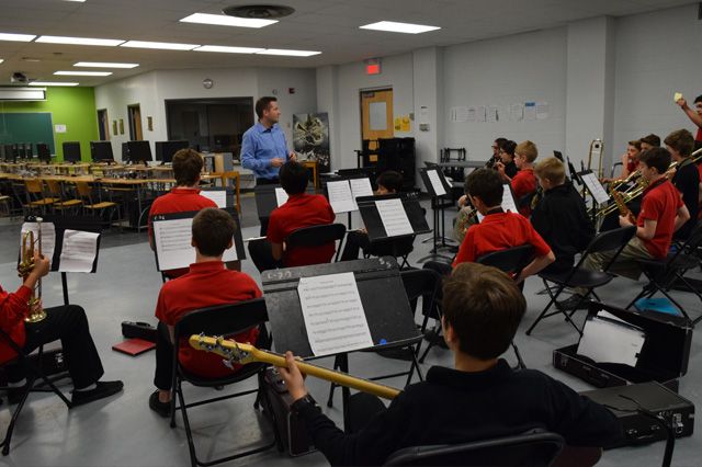 Une classe de musique grand format équipée à la fine pointe