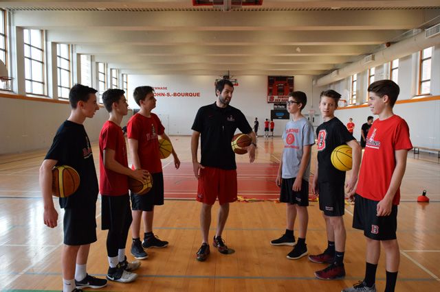 Un gymnase parfait pour le basketball